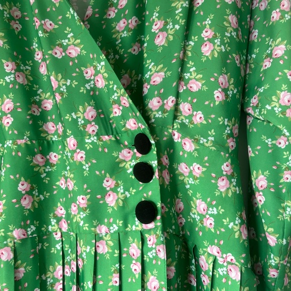 ASOS Green Silky Midi Pleated Dress. Vintage looking w/ Velvet Buttons Size 14. - Picture 5 of 8
